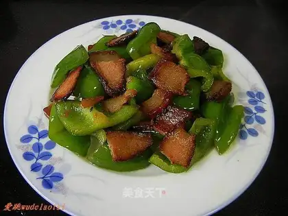 stir-fried green pepper with bacon