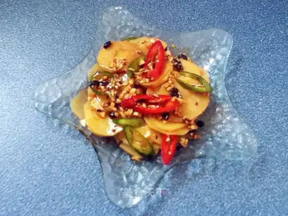Laoganma mixed with potato chips