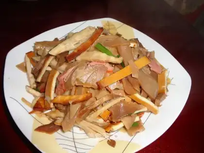 stir-fried dried bean curd with shredded bamboo shoots