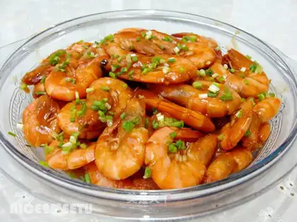 Shrimp in tomato sauce