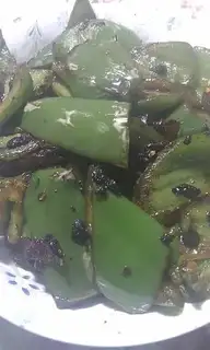 Grilled green pepper with black bean sauce