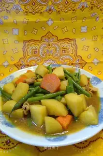 Stewed kidney beans with potatoes