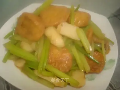 Fried shrimp cakes with celery and water chestnut
