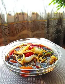 Salad with sauce