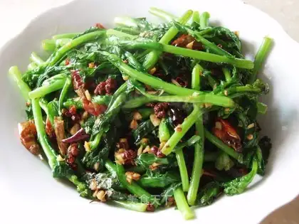 stir-fried white rapeseed tips