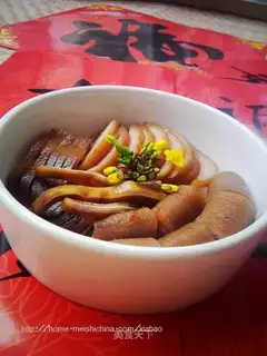 Stewed pork head pork