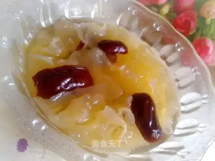 red dates and white fungus soup