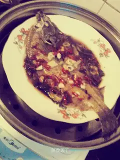 Spicy steamed halibut