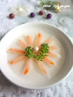 Sweet and sour radish roll
