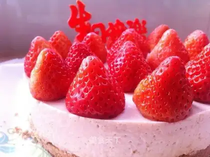 strawberry mousse cake