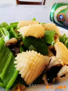 Green pepper cuttlefish roll