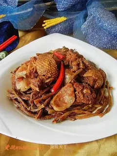 Dried cowpea sausage and flying duck casserole