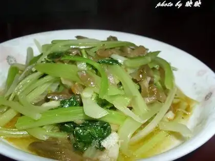 stir-fried shredded mustard with celery