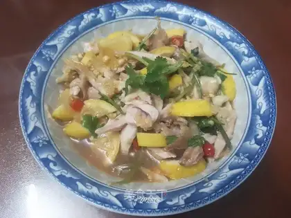 Hands tore chicken