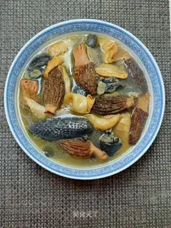 The lamb's bellyfish gel chicken soup