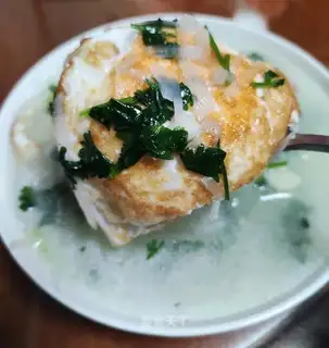 Fried egg radish soup