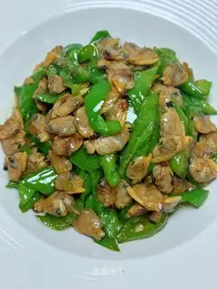 Pyramid and clam