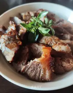 The halogen meat