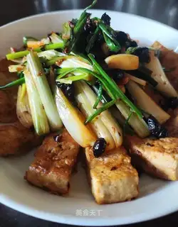 Scrambled old tofu