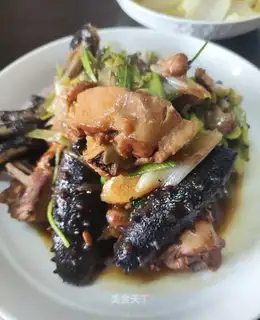 Sea cucumber chicken