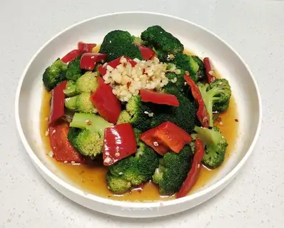 Cream pepper with broccoli