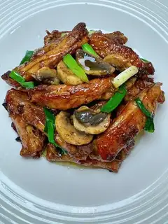 Mouthy chicken wings