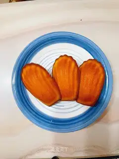The classic lemon Madeleine