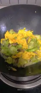 Sniffles, fried eggs