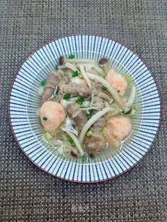 Crayfish fungus mushroom soup