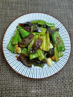 Pepper fried eggs