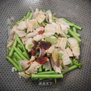 Black pork and beans