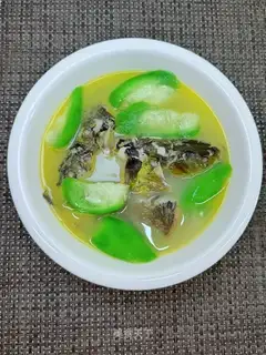 Smelt cucumber soup