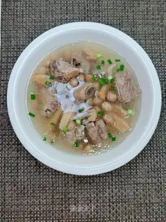 Squid-dried peanut chop soup
