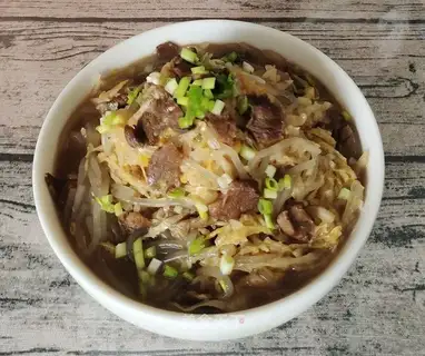 Sour stew with lamb powder