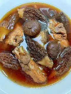 A pig'sbone soup