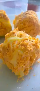 Meat pine rolls