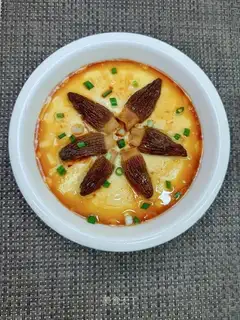 The lamb's belly is steaming eggs