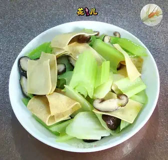 A thousand pieces of mushrooms