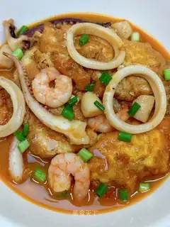 Seafood and egg dumplings