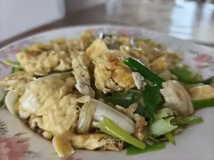 Onion fried eggs