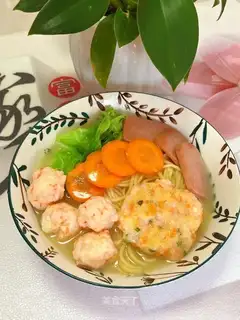 Shrimp balls, fresh shrimp noodles
