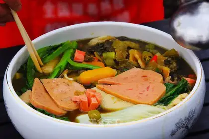Sour sauce pan
