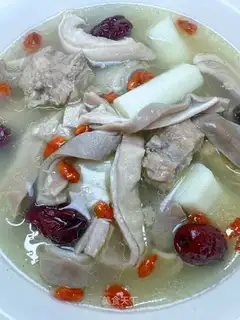 Pork belly potion bone soup