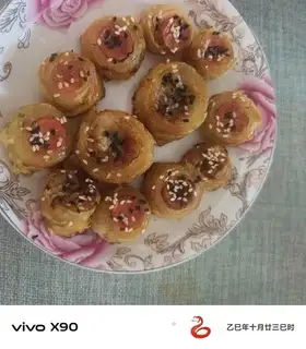 Hand grab cake