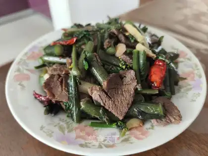 Cream moist beef