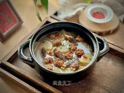 The radish meat soup