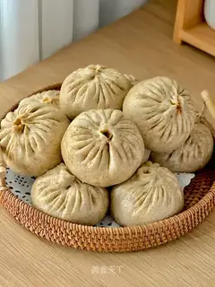 Red buns in all wheat spicy snow