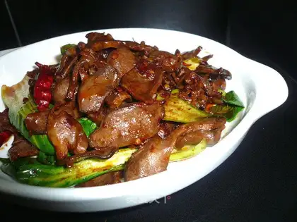 stir-fried chicken gizzards with spicy sauce