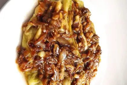 Eggplant mixed with shrimp skin