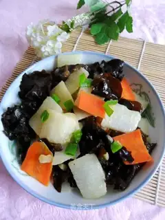 Garlic yam and black fungus